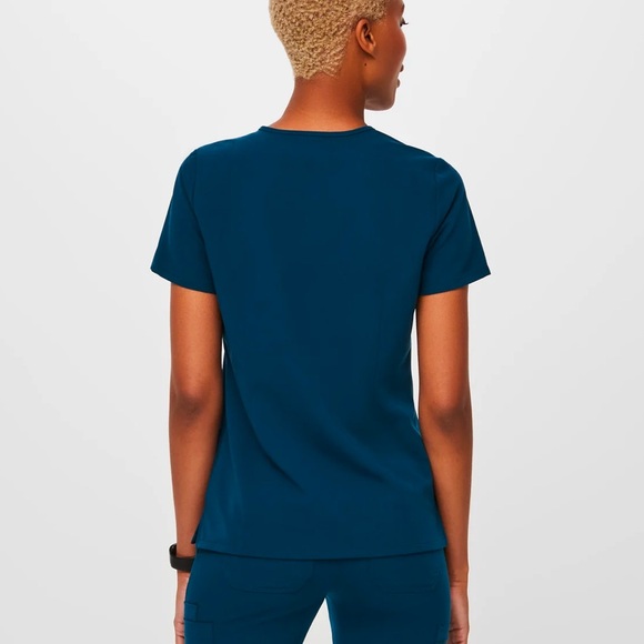 Deep Reef Figs Catrina Scrub top M/P - Picture 2 of 9